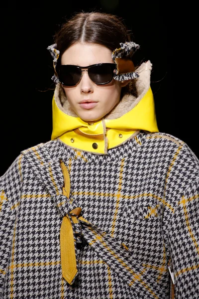 Look 30